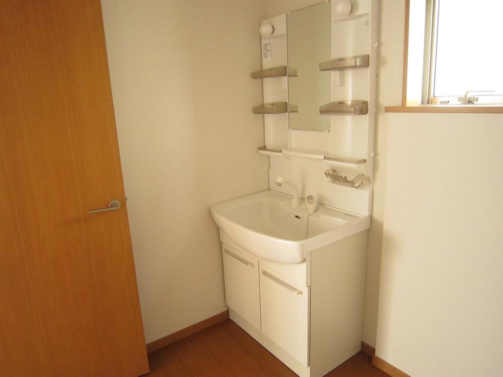 Wash basin, toilet. Example of construction