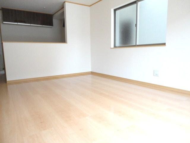 Same specifications photos (living)