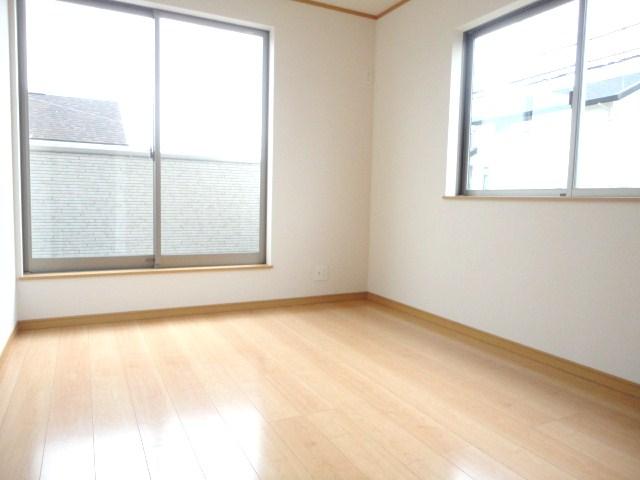 Same specifications photos (Other introspection)