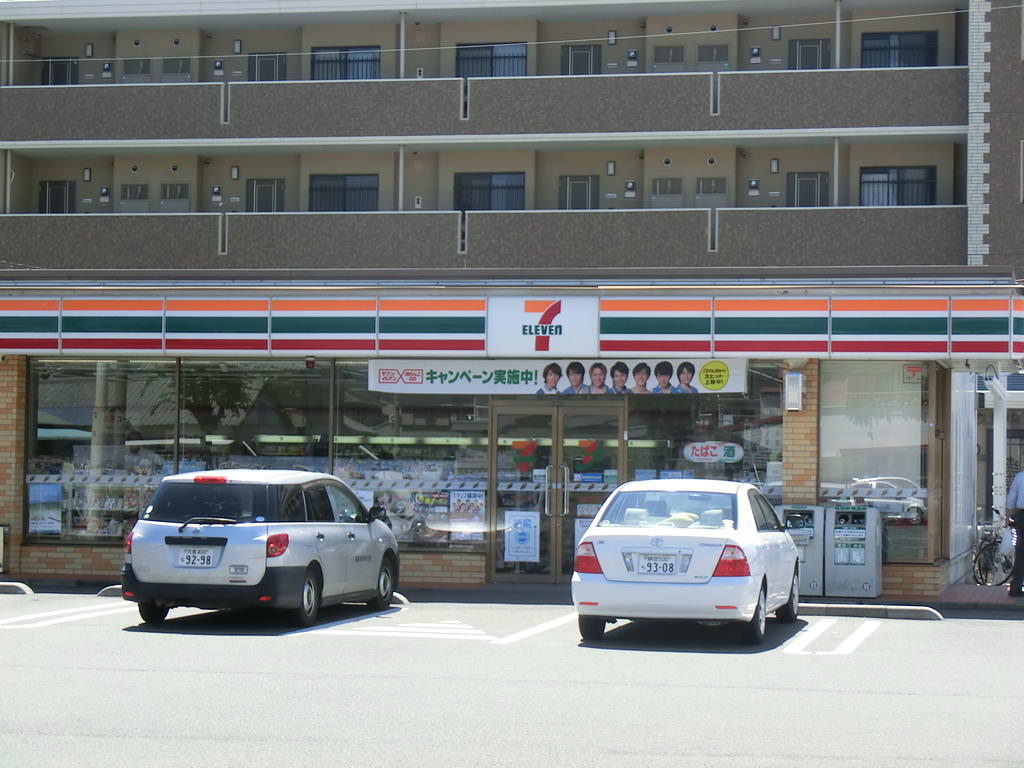 Convenience store. Seven-Eleven Yaizu 3-chome up (convenience store) 1197m