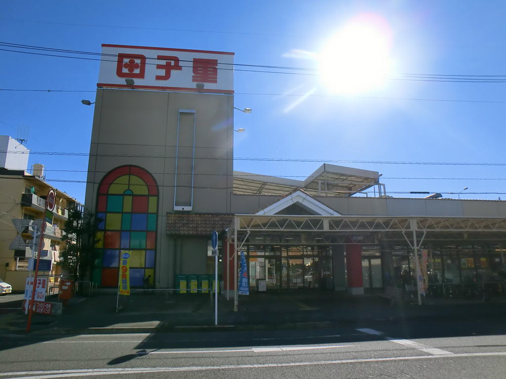 Supermarket. Super Takko Juto Ryota store up to (super) 327m