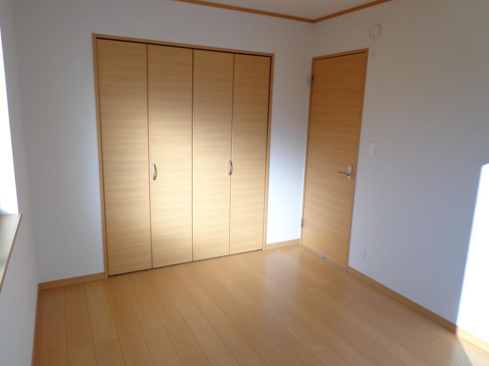 Same specifications photos (Other introspection). It is housed in the same specification