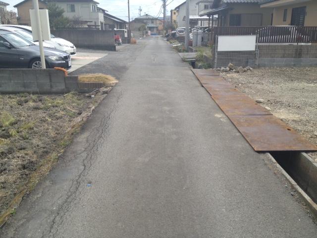 Local photos, including front road. Local front road shooting