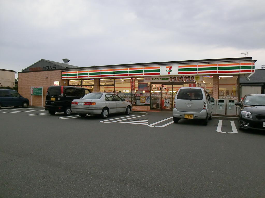 Convenience store. Seven-Eleven Yaizu Sankemei store up (convenience store) 1365m