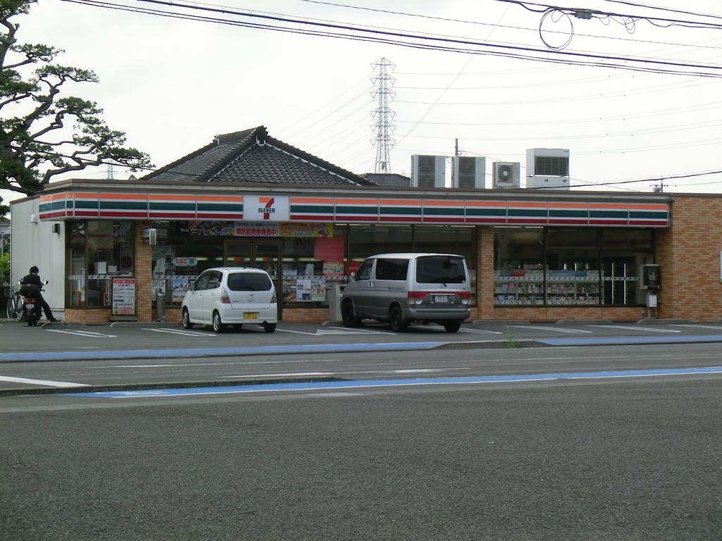 Convenience store. Seven-Eleven Yaizu Osumi store up (convenience store) 247m