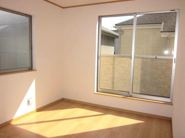 Same specifications photos (Other introspection)