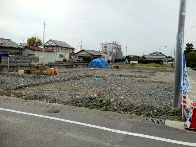 Local appearance photo. Local (11 May 2013) Shooting