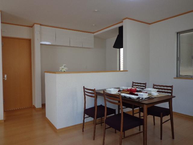 Same specifications photos (living). Same specifications