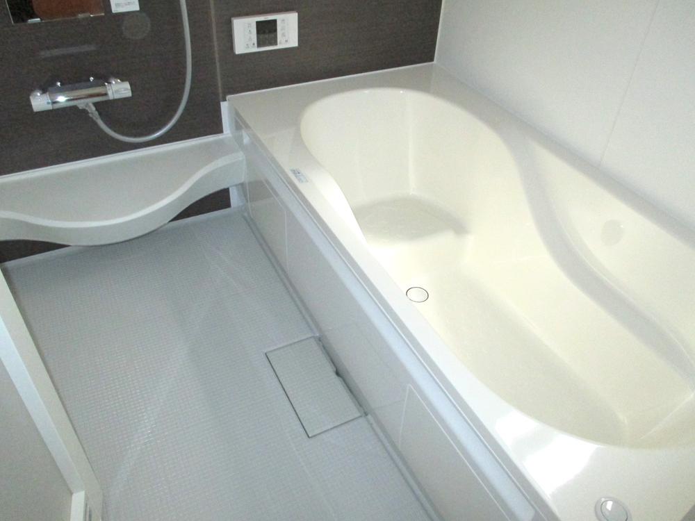 Same specifications photo (bathroom)