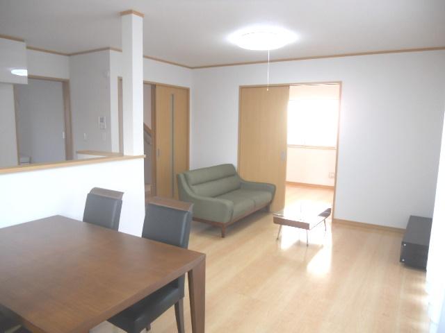 Same specifications photos (living). Same specifications: When in 15 quires more living to place the furniture has been so relaxed