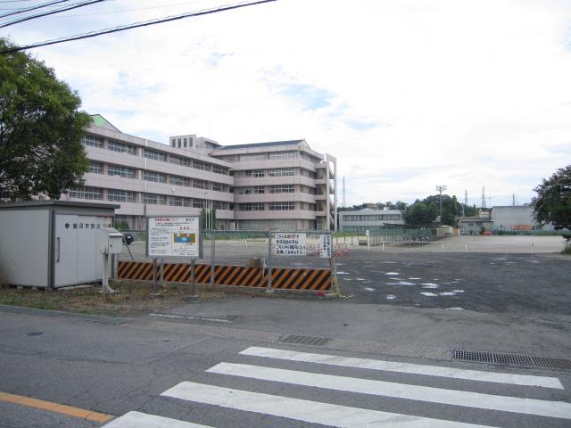 Junior high school. Kanuma Tatsuhigashi until junior high school 895m
