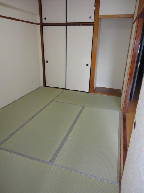 Non-living room. Domestic tatami land use, Sliding door cross finish
