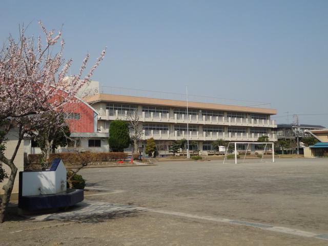 Primary school. 2127m to Koyama City Asahi Elementary School