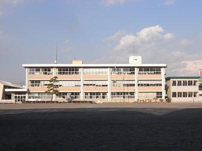 Primary school. Imaizumi to elementary school 682m