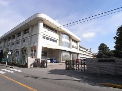 Junior high school. Izumigaoka 1666m until junior high school