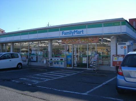 Convenience store. 669m to FamilyMart Utsunomiya Mutsumimachi shop