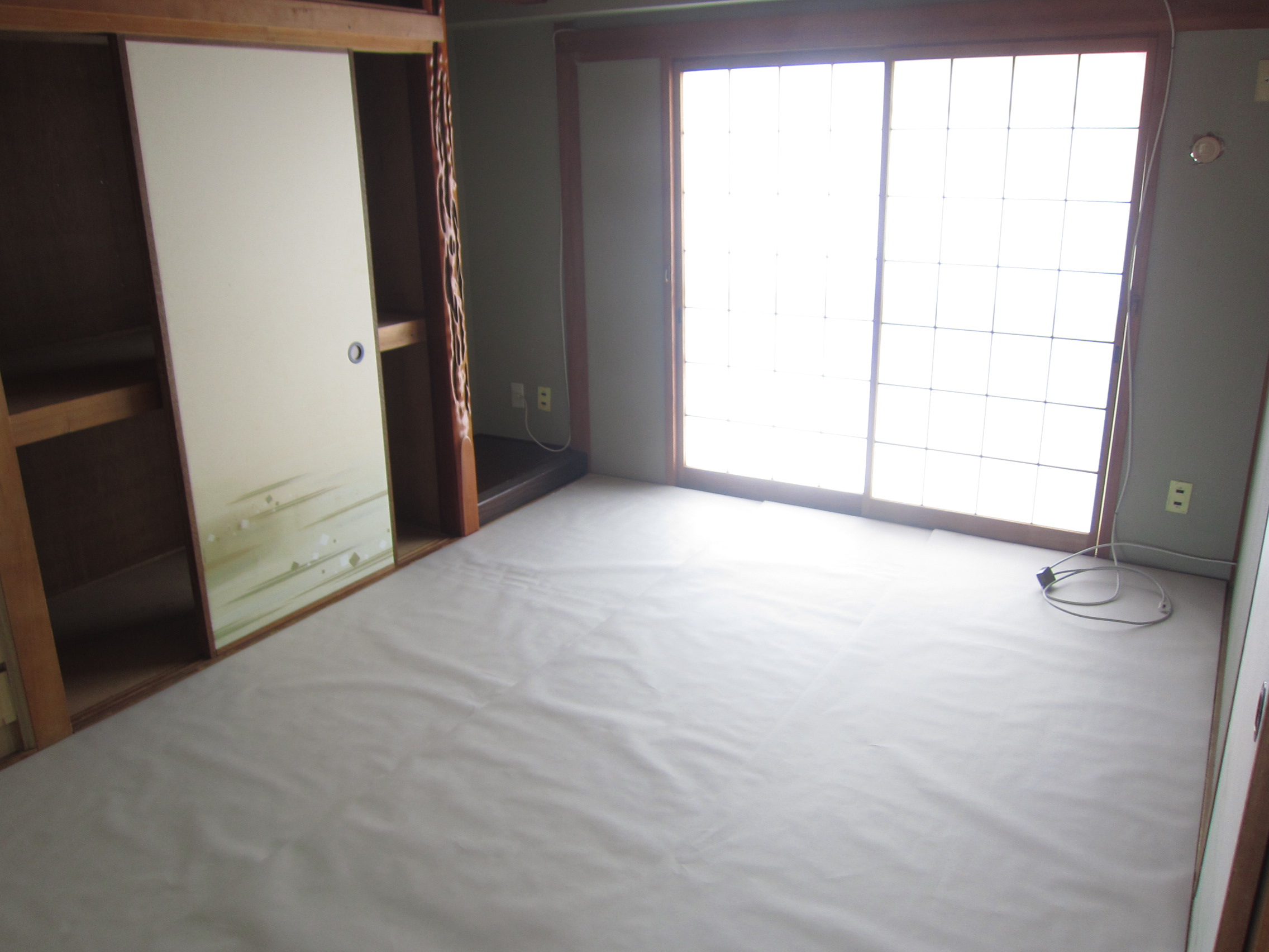 Living and room. It has become a continued Japanese-style room!