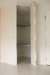 Receipt. Large walk-in closet conditioned ceiling height.