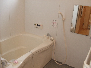 Bath. Leave a relaxing bath in the big tub.