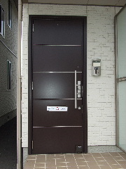 Entrance. It is wonderful heavy entrance door.