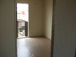 Other room space. Western-style room that led to the Japanese-style has also led to a balcony.