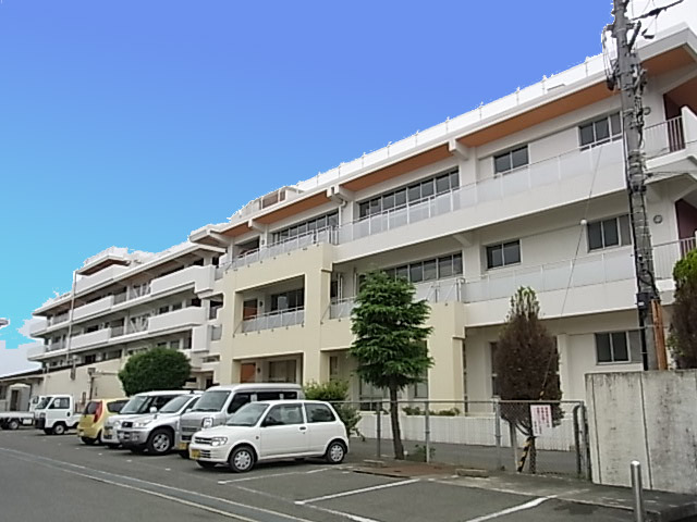Primary school. Aizumi to South Elementary School (Elementary School) 338m