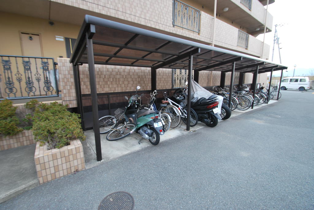 Other common areas. I bicycle parking lot is also wide
