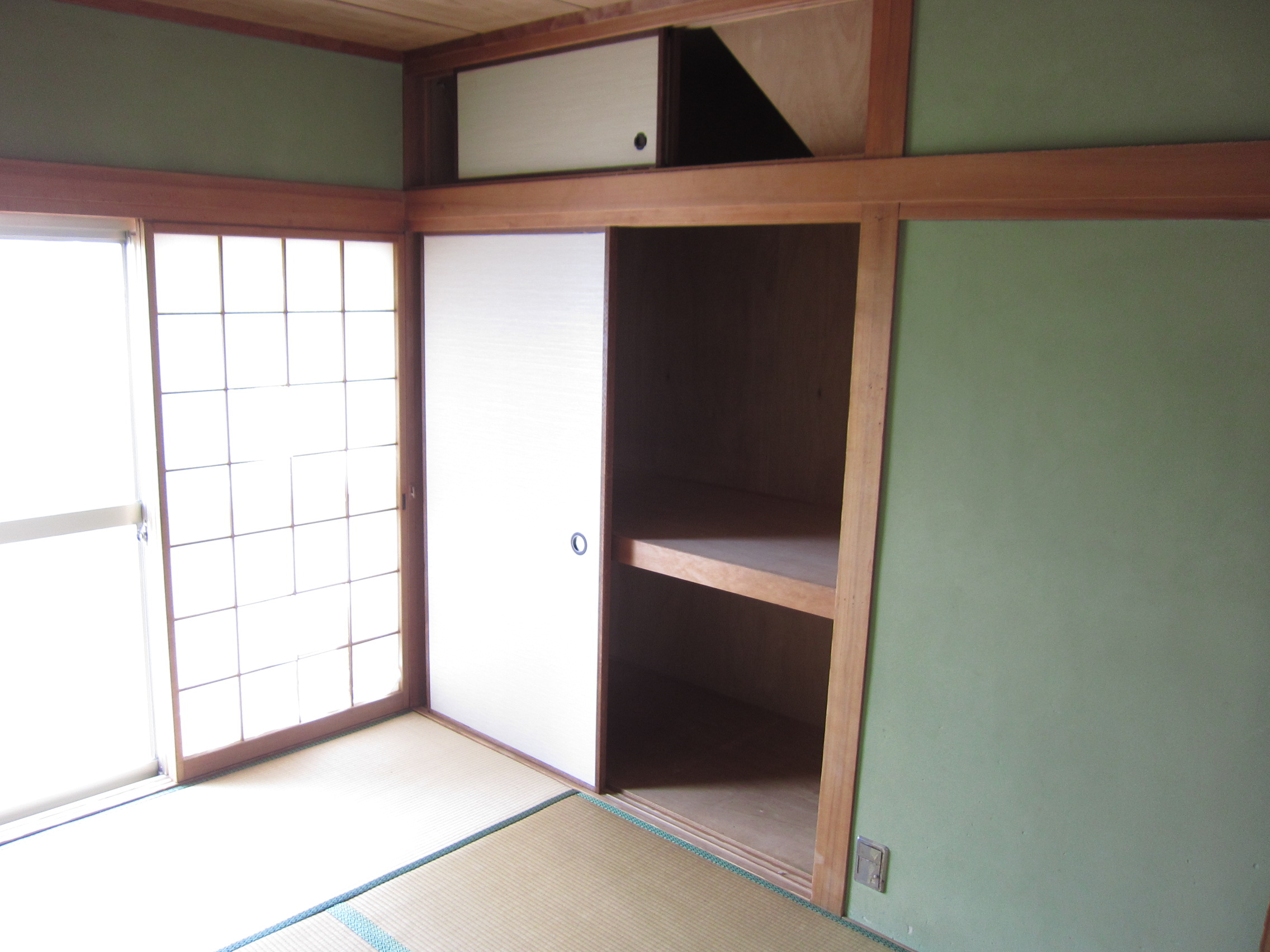 Receipt. Is a closet on the first floor Japanese-style room!
