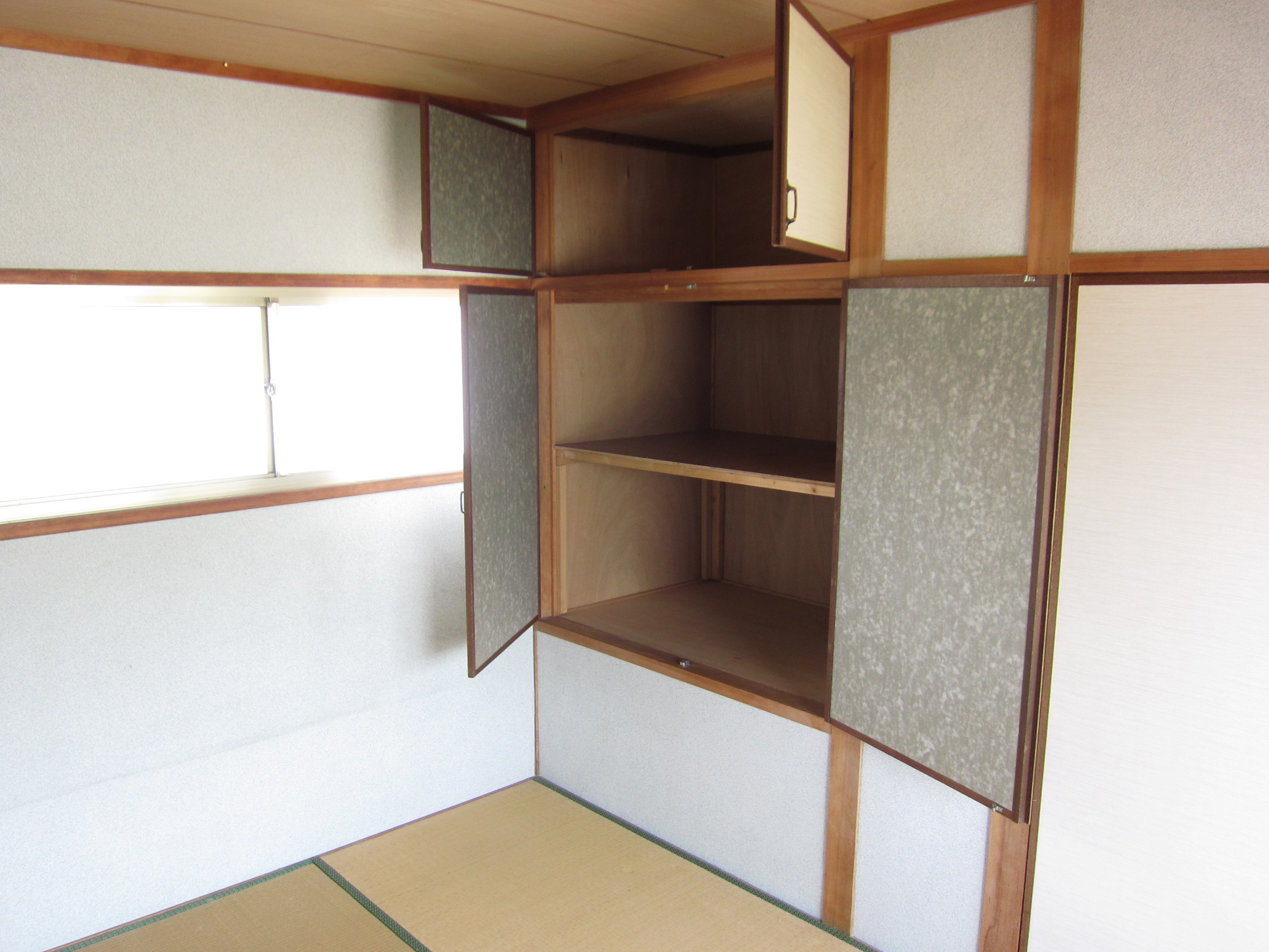 Receipt. Is the storage space of the second floor Japanese-style room!