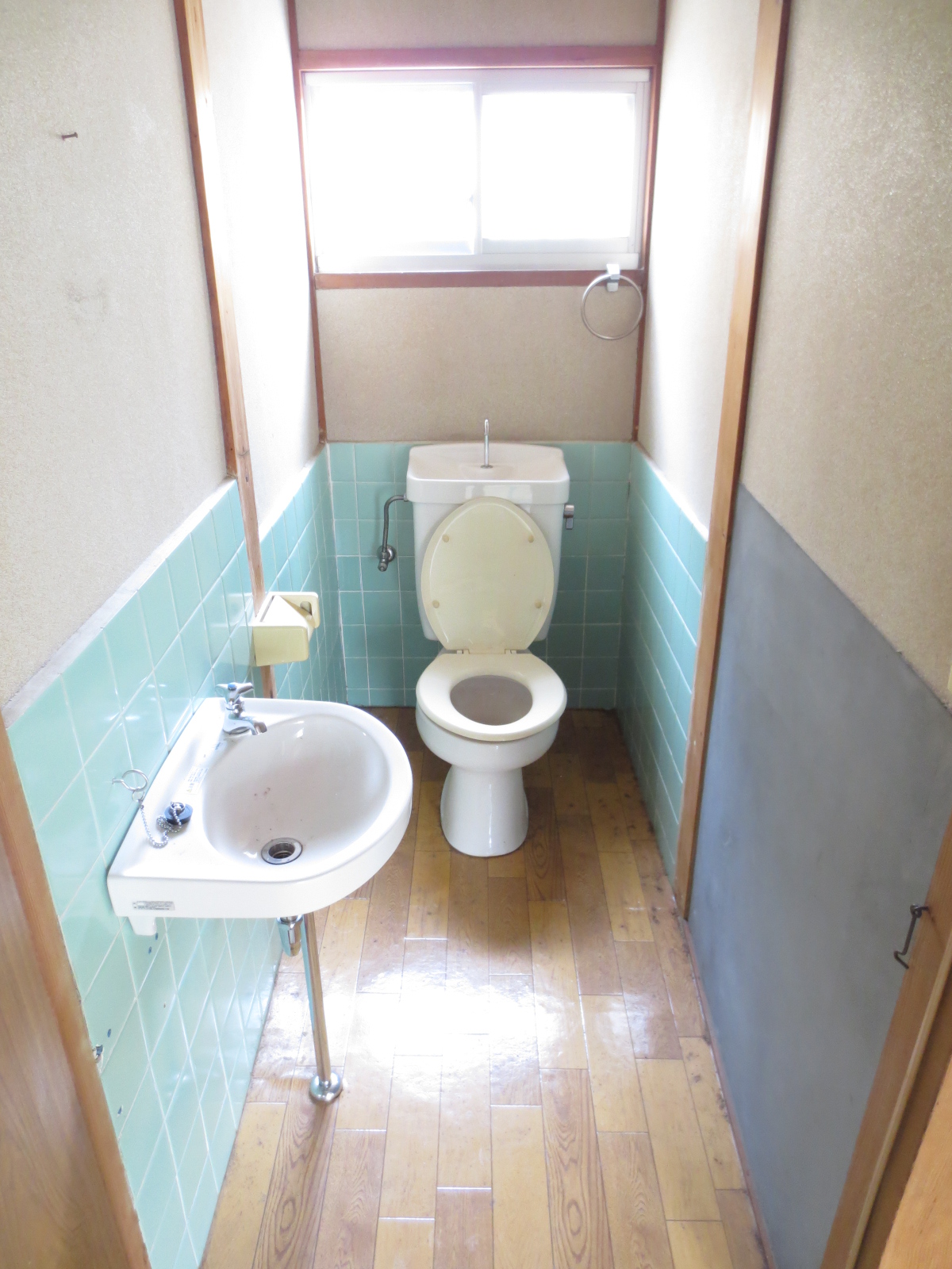 Toilet. It is a wash basin and a set.
