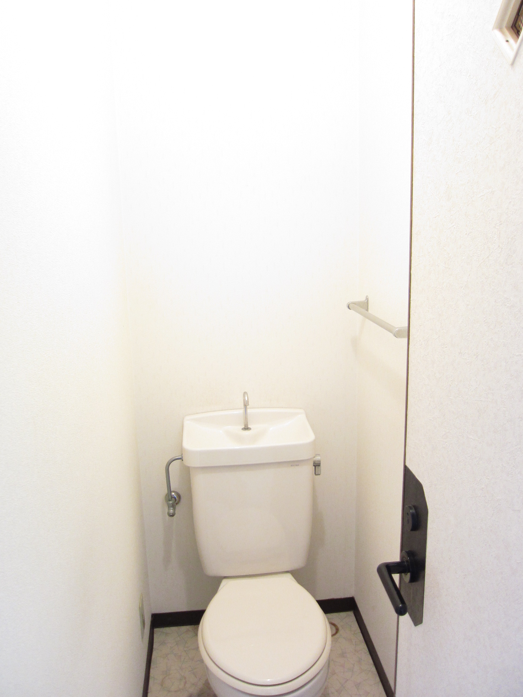 Toilet. This is also a simple type.