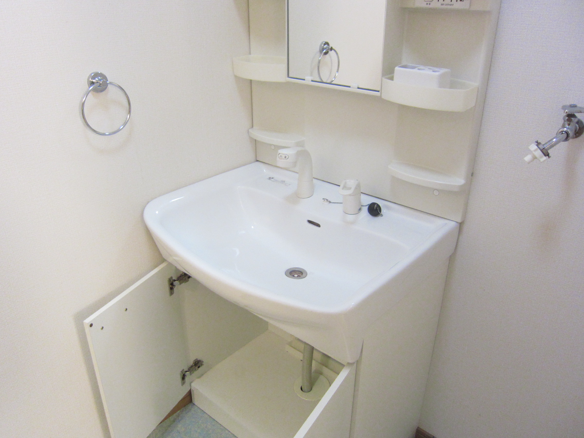 Washroom. Makeup wash basin and a washing machine Area of ​​the shower type!