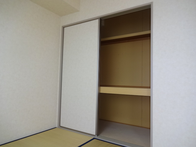 Other. Japanese-style storage