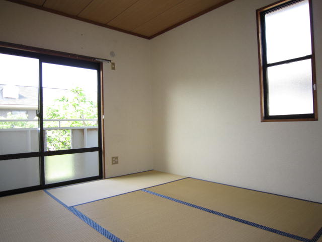 Other room space. 6 Tatamiminami Japanese-style room