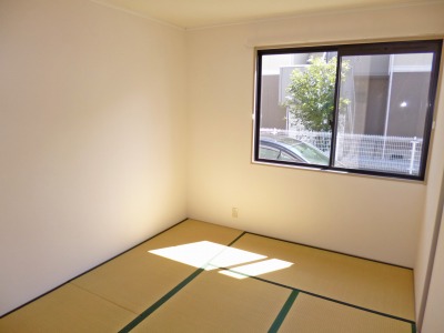 Living and room. Japanese-style room 6 quires