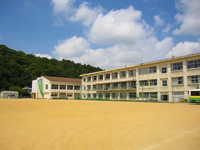 Primary school. 1067m until Naruto Municipal yielded no definite results elementary school (elementary school)