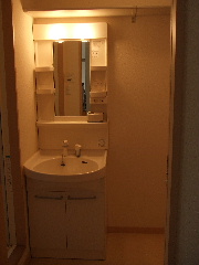 Washroom. Washbasin It is convenient with a shower.