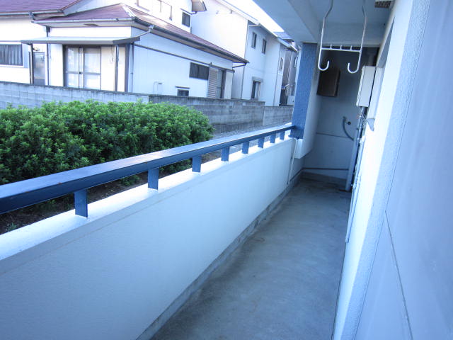Balcony. Laundry, It is the breadth of the veranda suitable for dried futon.