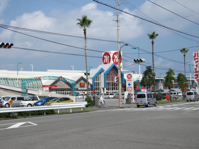 Supermarket. Marunaka 385m to power City Naruto (super)