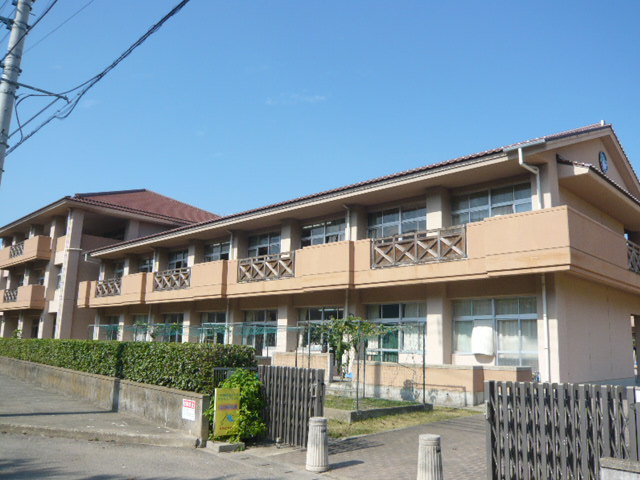 Primary school. Sako to elementary school (elementary school) 751m
