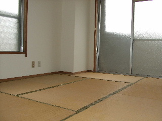 Living and room. It is also good Tsuzukiai of Japanese-style room