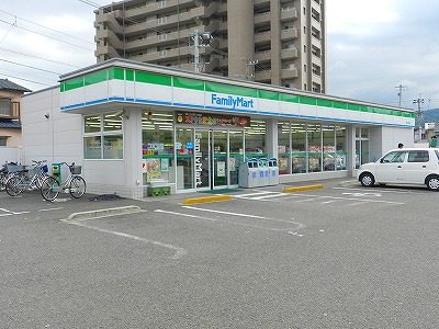 Convenience store. FamilyMart Tokushima eighty thousand-cho store (convenience store) to 208m