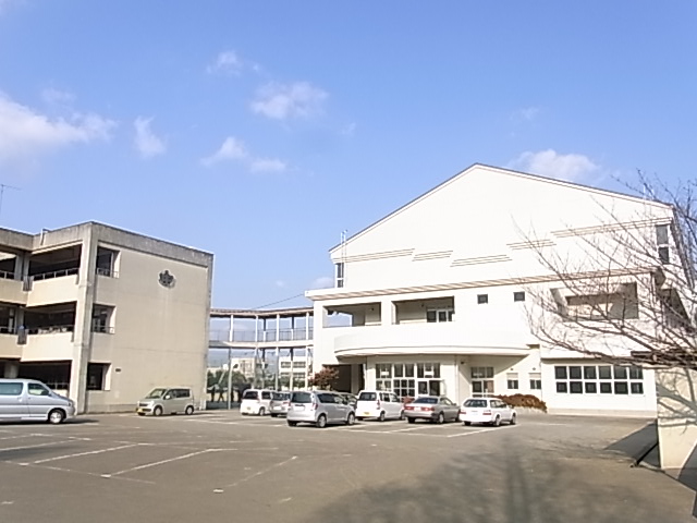 Junior high school. Kamona 1477m until junior high school (junior high school)