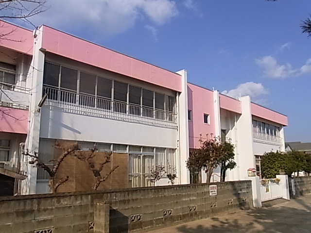 kindergarten ・ Nursery. Kamona kindergarten (kindergarten ・ 1594m to the nursery)