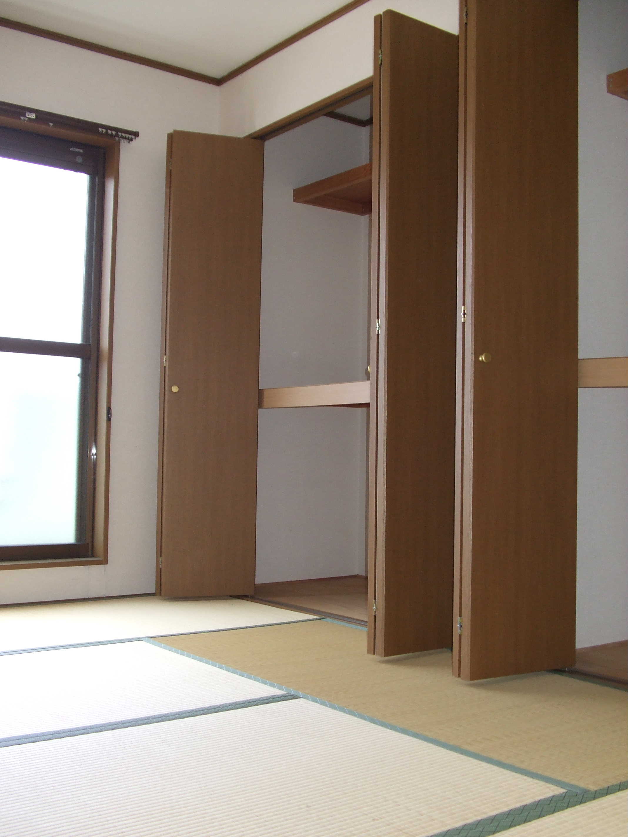 Living and room. State of the Japanese-style room.