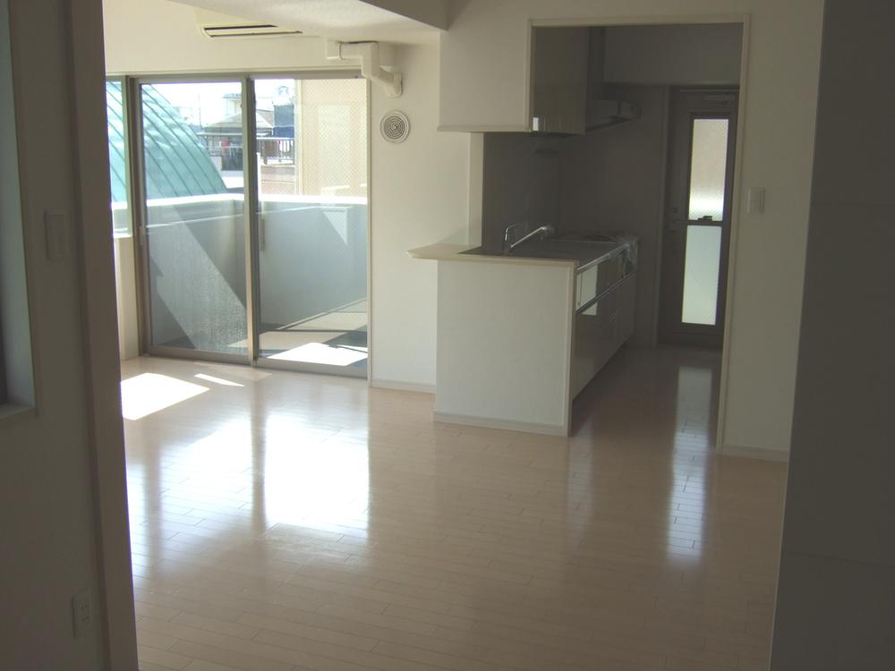 Living. Indoor (10 May 2013) Shooting