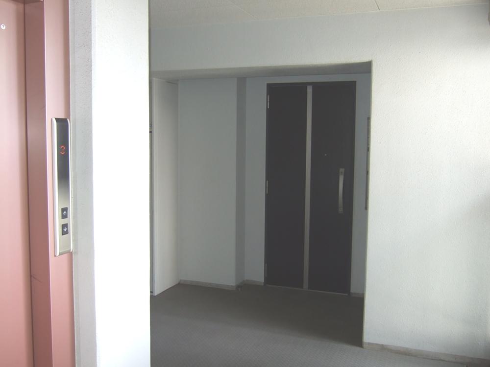 Entrance. Local (10 May 2013) Shooting