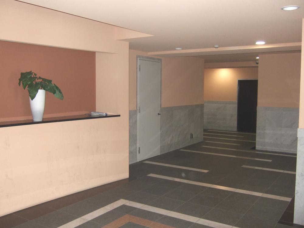 Entrance. Common areas