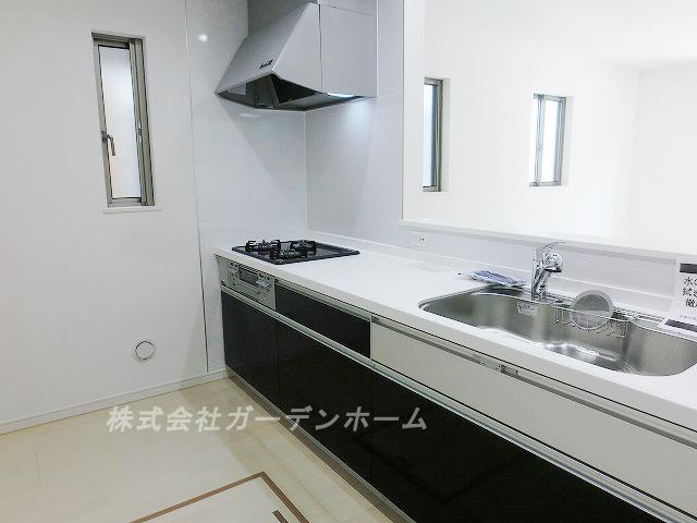 Model house photo.  ■ Popular face-to-face system kitchen to wife ■