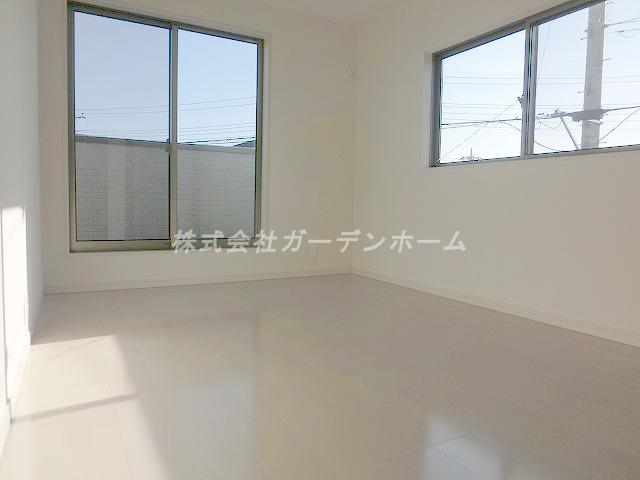 Model house photo. ■ Drenched light of the sun and Sansan, Bright Western-style ■